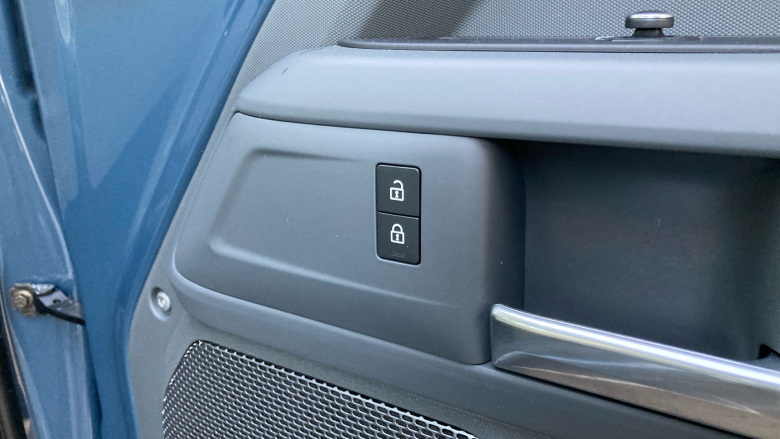 Land Rover Defender 3.0 D250 S 110 5dr Auto Diesel Estate